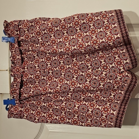 Max Studio Red High Paperbag Tie Waist Shorts W/Geometric Design Sz M NWT - Picture 5 of 6